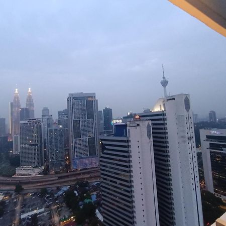 Cl 27A Insta Klcc View & Infinity Pool View Apartment Куала Лумпур Екстериор снимка