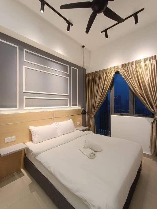Cl 27A Insta Klcc View & Infinity Pool View Apartment Куала Лумпур Екстериор снимка