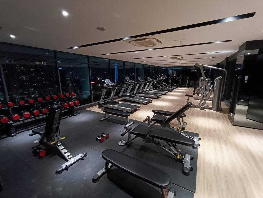 Cl 27A Insta Klcc View & Infinity Pool View Apartment Куала Лумпур Екстериор снимка