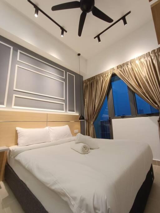 Cl 27A Insta Klcc View & Infinity Pool View Apartment Куала Лумпур Екстериор снимка