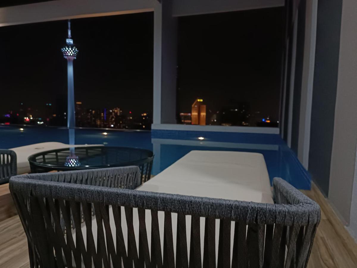 Cl 27A Insta Klcc View & Infinity Pool View Apartment Куала Лумпур Екстериор снимка