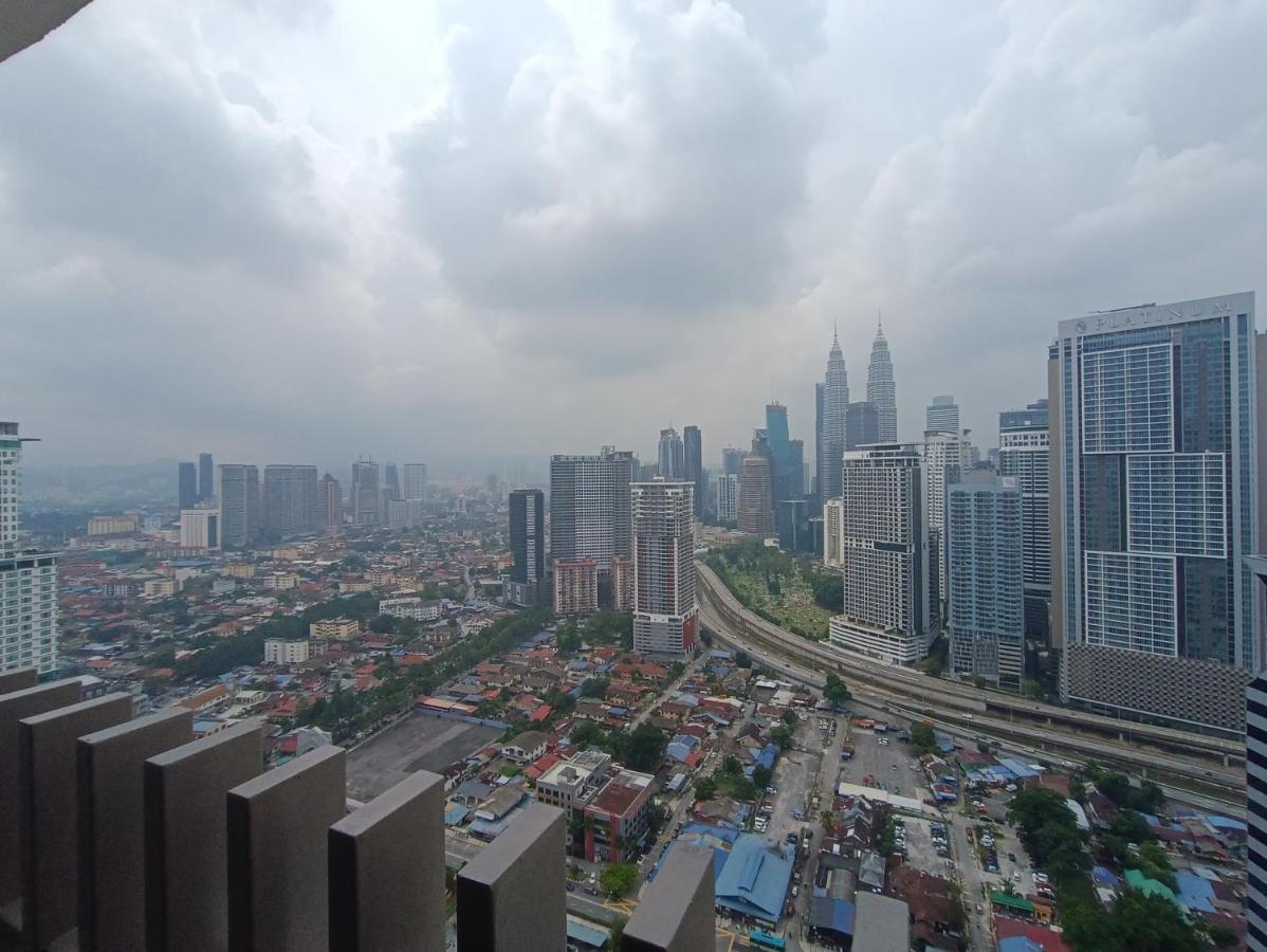 Cl 27A Insta Klcc View & Infinity Pool View Apartment Куала Лумпур Екстериор снимка