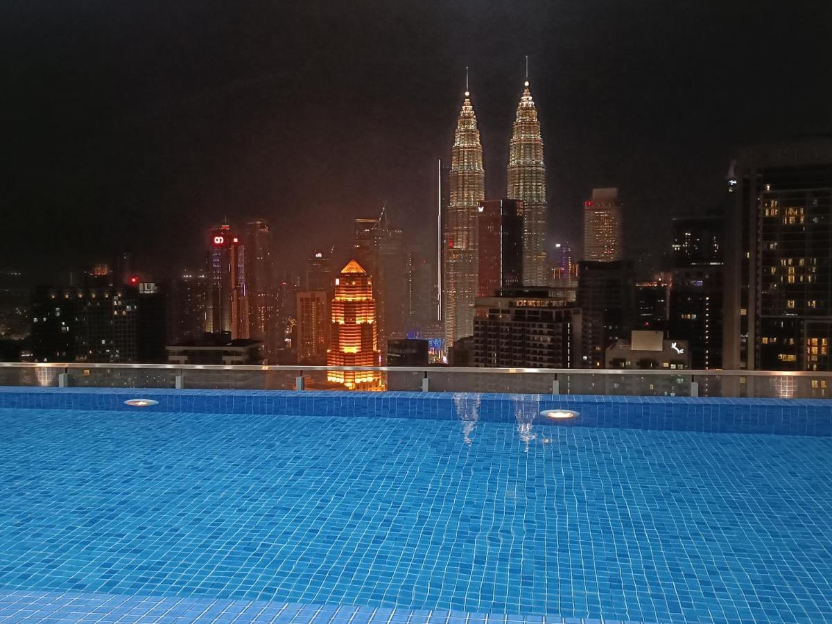Cl 27A Insta Klcc View & Infinity Pool View Apartment Куала Лумпур Екстериор снимка