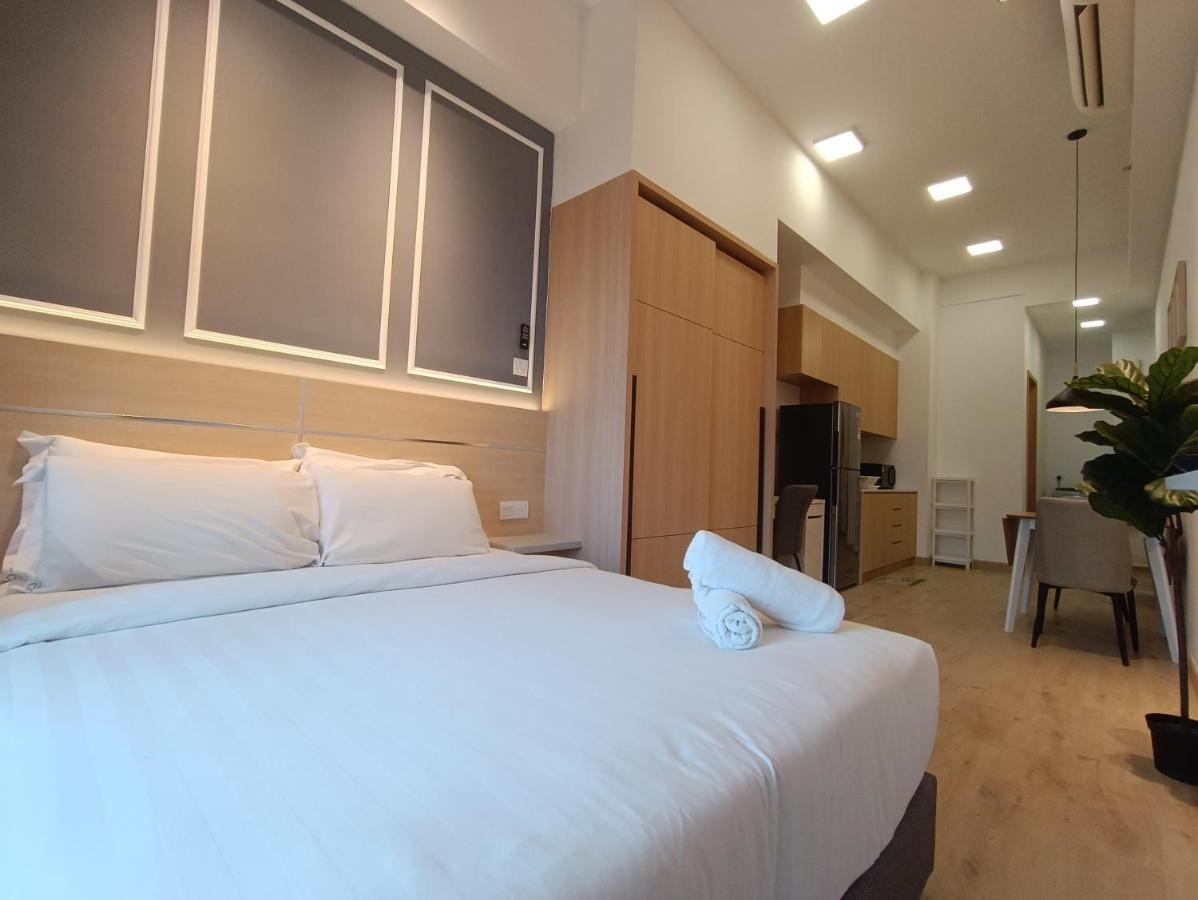 Cl 27A Insta Klcc View & Infinity Pool View Apartment Куала Лумпур Екстериор снимка