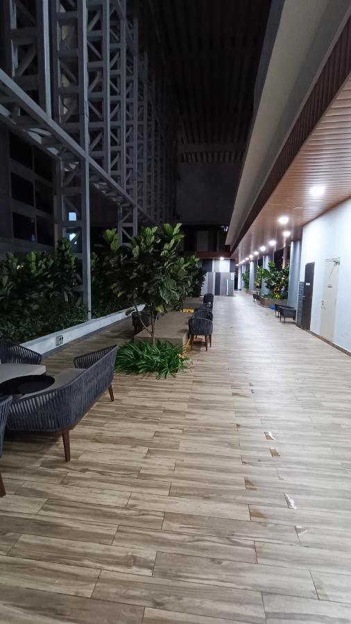 Cl 27A Insta Klcc View & Infinity Pool View Apartment Куала Лумпур Екстериор снимка