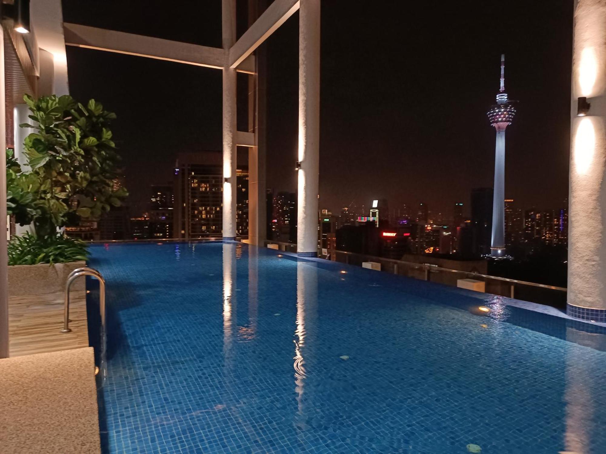 Cl 27A Insta Klcc View & Infinity Pool View Apartment Куала Лумпур Екстериор снимка